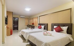 เอ็น อาร์ ซี เรสซิเด้นท์